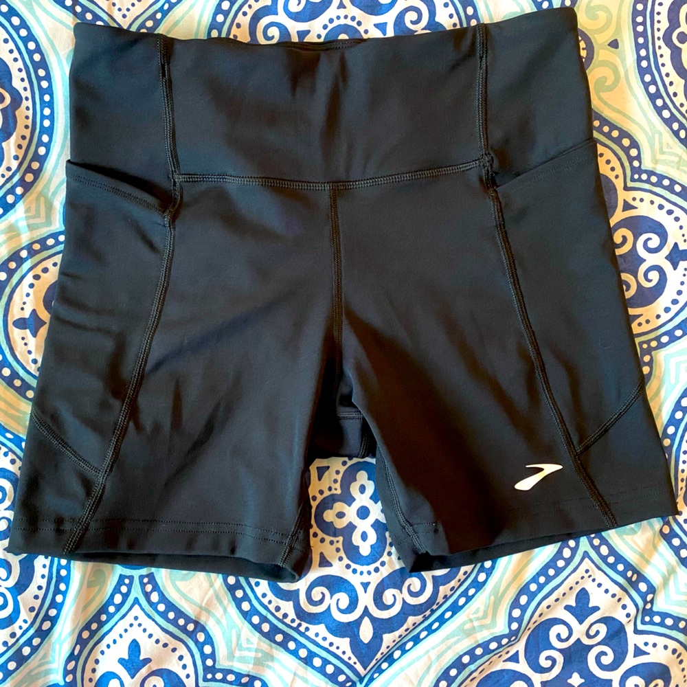 Brooks Moment 5” Short